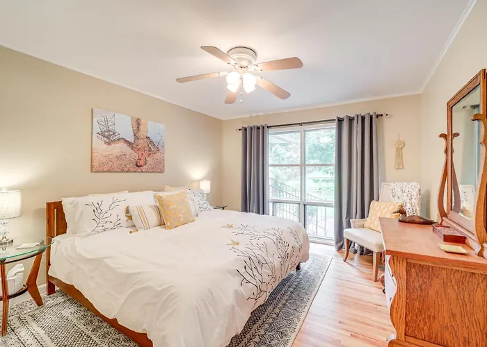 6 Mi To Dtwn: Waterfront In Tulsa! Tulsa
