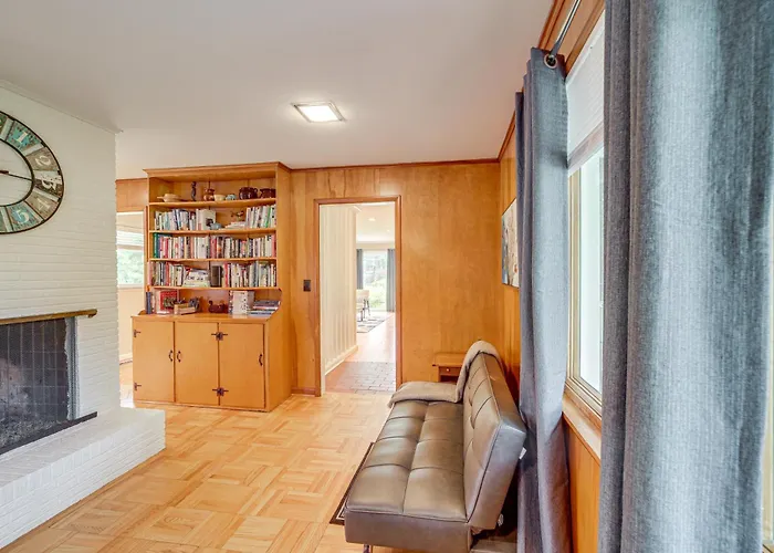 Holiday home 6 Mi To Dtwn: Waterfront In Tulsa! Tulsa