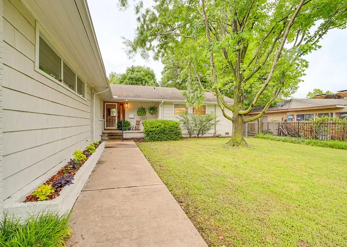 6 Mi To Dtwn: Waterfront In Tulsa! Holiday home Tulsa